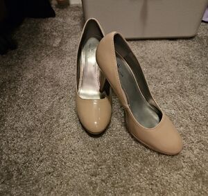Cole Haan Tan Heels with Classic Design and High Thin Heel